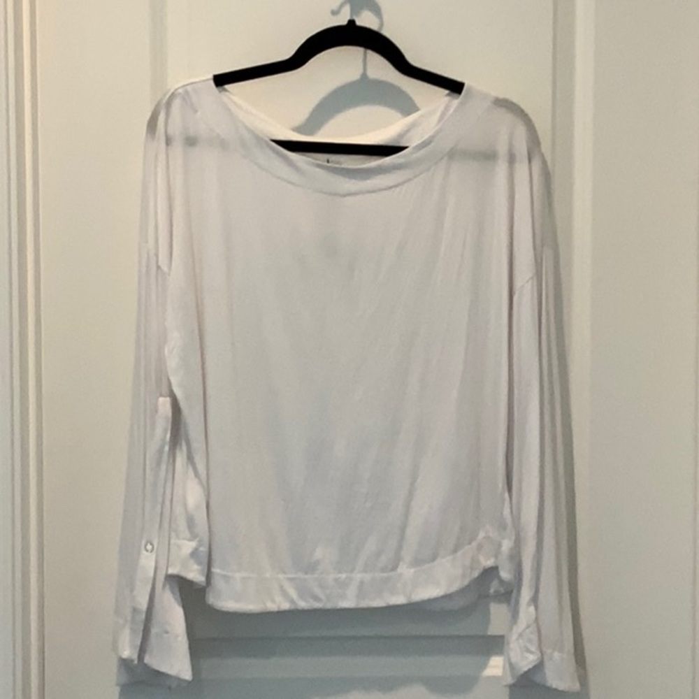 Feel the Piece lightweight long sleeve blouse